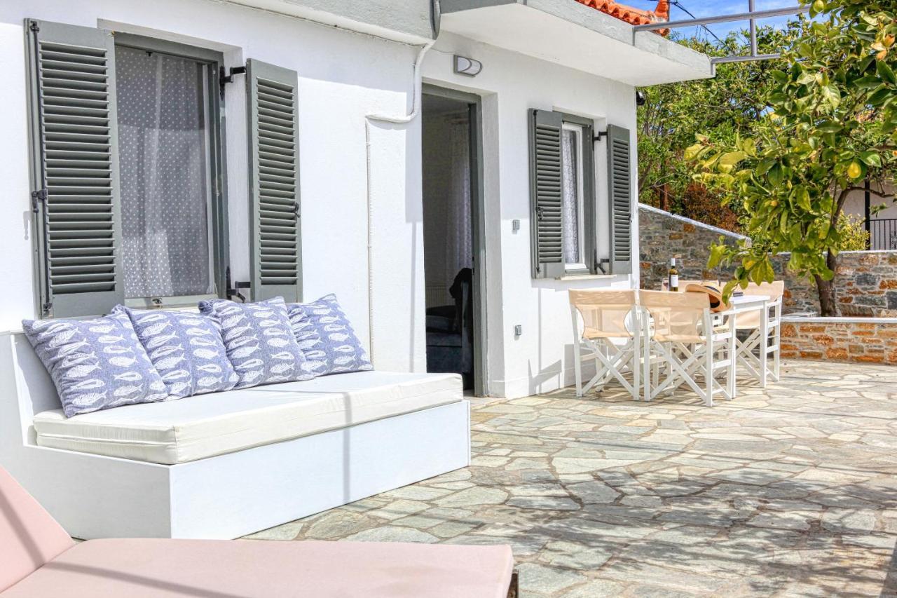 Villa Lemonia Glossa Exterior photo